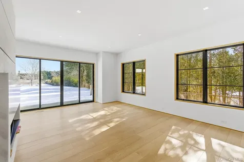 50 Tuckahoe Lane Southampton NY 11968