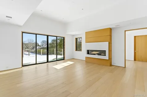 50 Tuckahoe Lane Southampton NY 11968