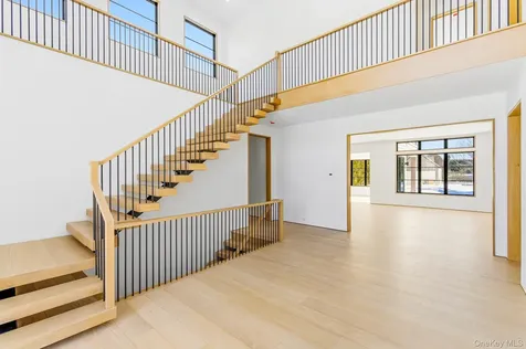 50 Tuckahoe Lane Southampton NY 11968
