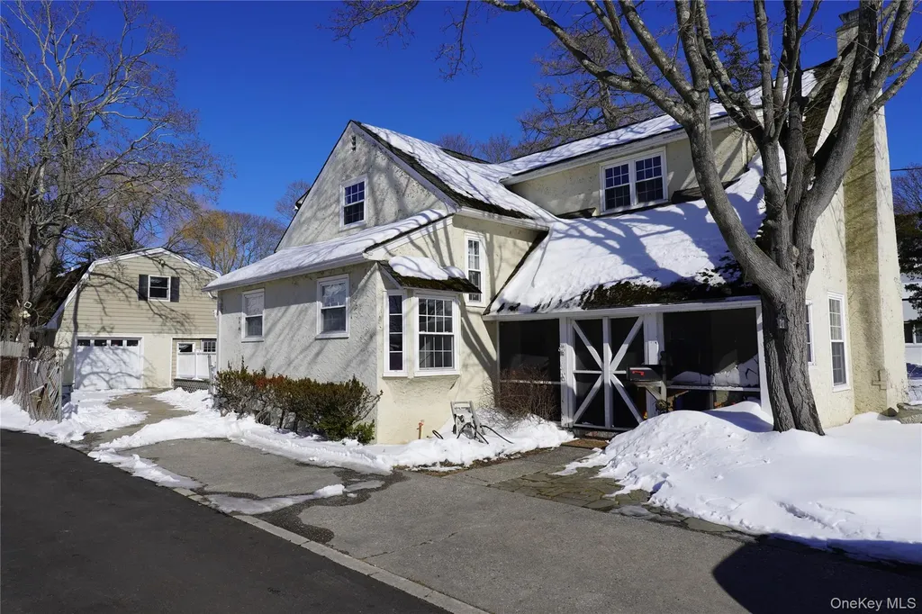 21 Potter Street Patchogue NY 11772