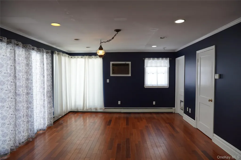21 Potter Street Patchogue NY 11772