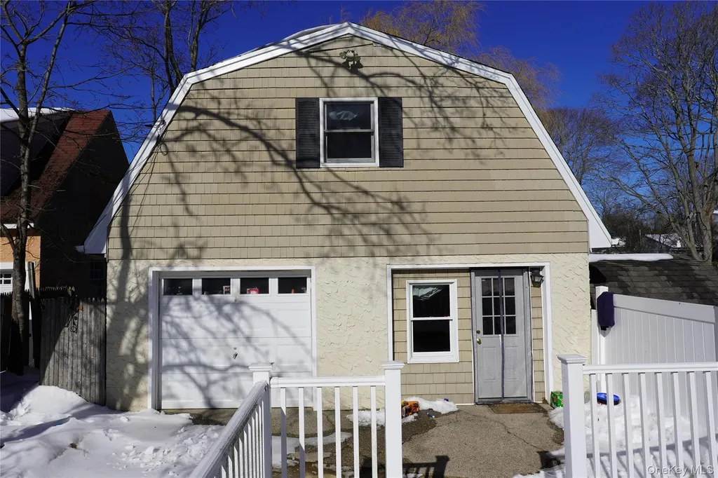 21 Potter Street Patchogue NY 11772