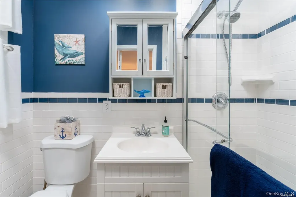 8 Wakeman Court Hampton Bays NY 11946