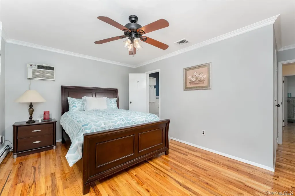 8 Wakeman Court Hampton Bays NY 11946