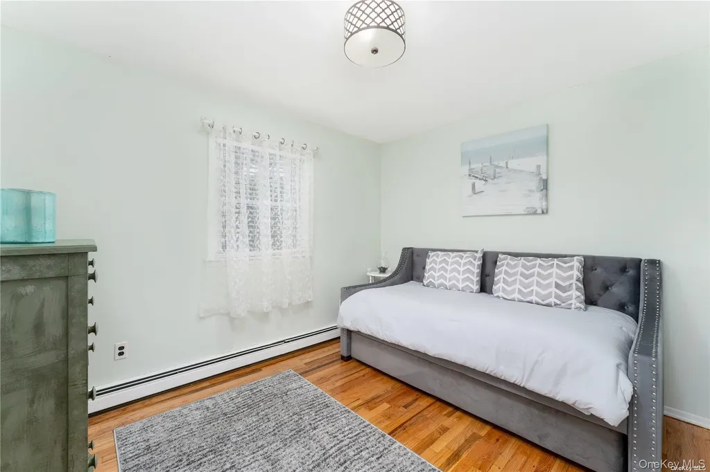 8 Wakeman Court Hampton Bays NY 11946