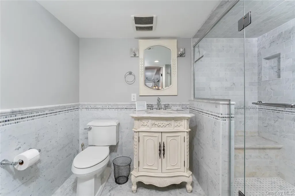 8 Wakeman Court Hampton Bays NY 11946