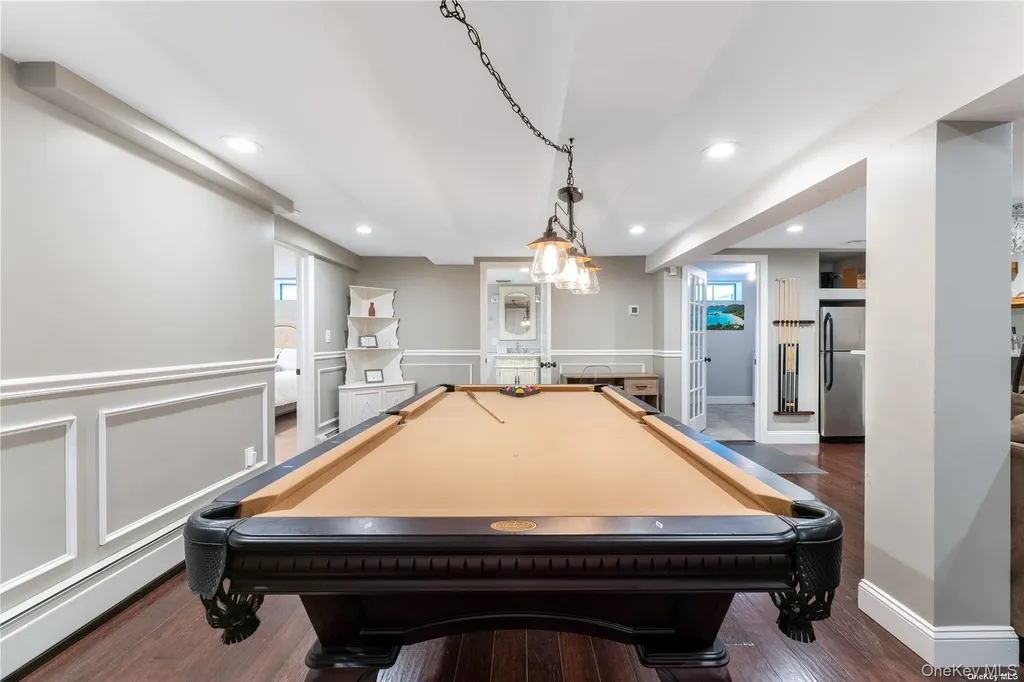 8 Wakeman Court Hampton Bays NY 11946
