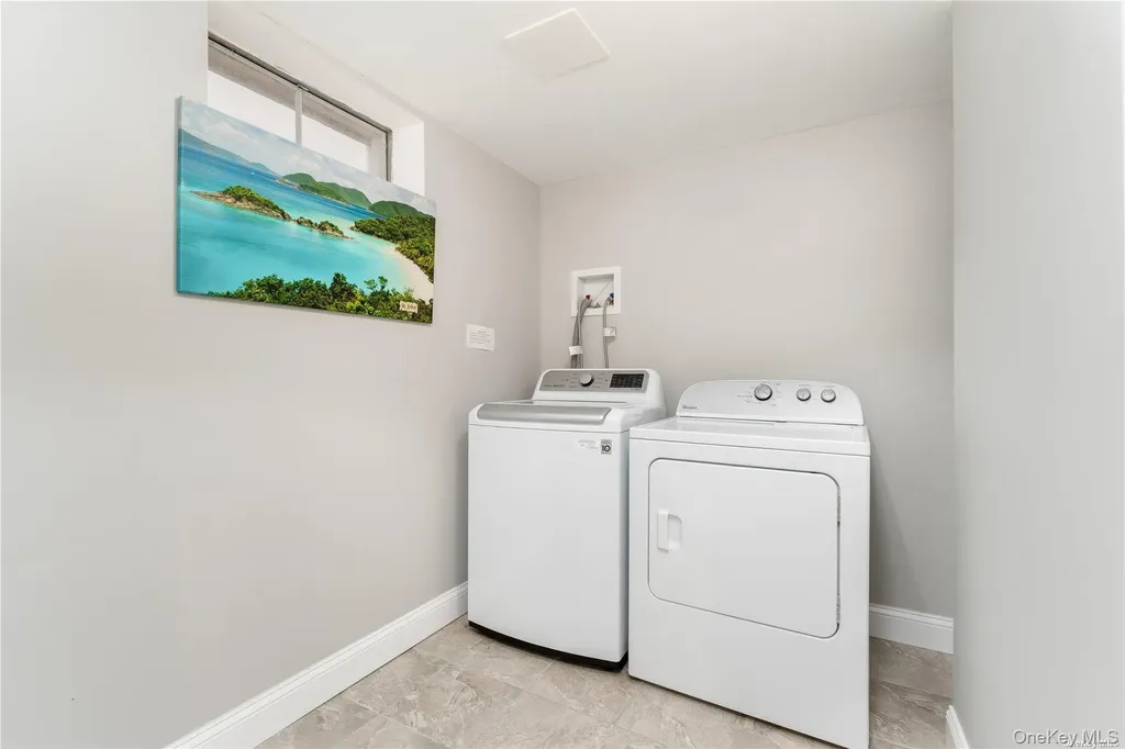 8 Wakeman Court Hampton Bays NY 11946