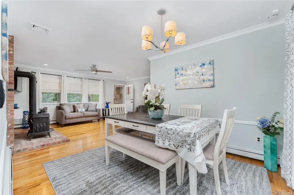 8 Wakeman Court Hampton Bays NY 11946
