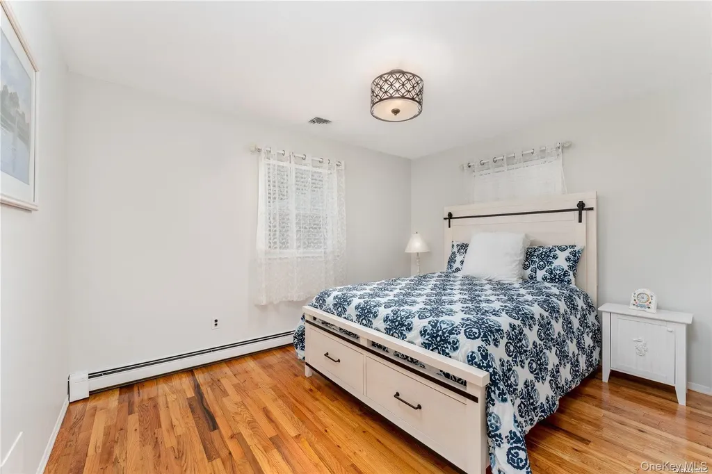 8 Wakeman Court Hampton Bays NY 11946