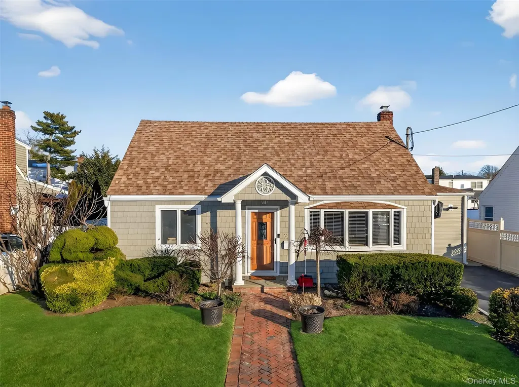 3351 4th Street Oceanside NY 11572