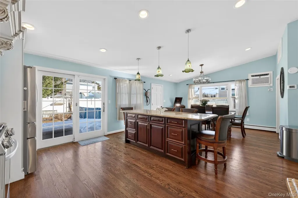 3351 4th Street Oceanside NY 11572