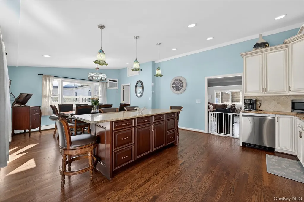 3351 4th Street Oceanside NY 11572