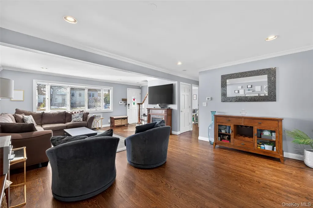 3351 4th Street Oceanside NY 11572