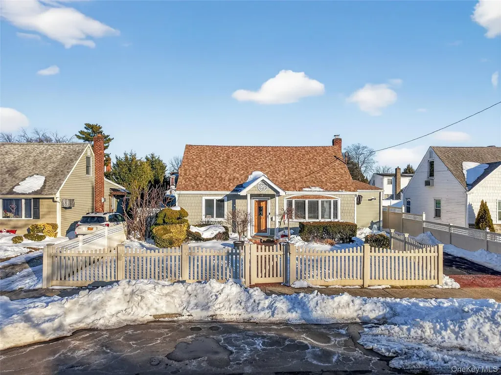 3351 4th Street Oceanside NY 11572