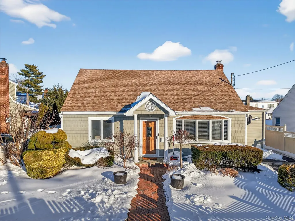 3351 4th Street Oceanside NY 11572