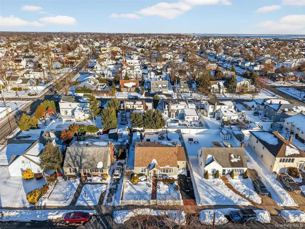 3351 4th Street Oceanside NY 11572