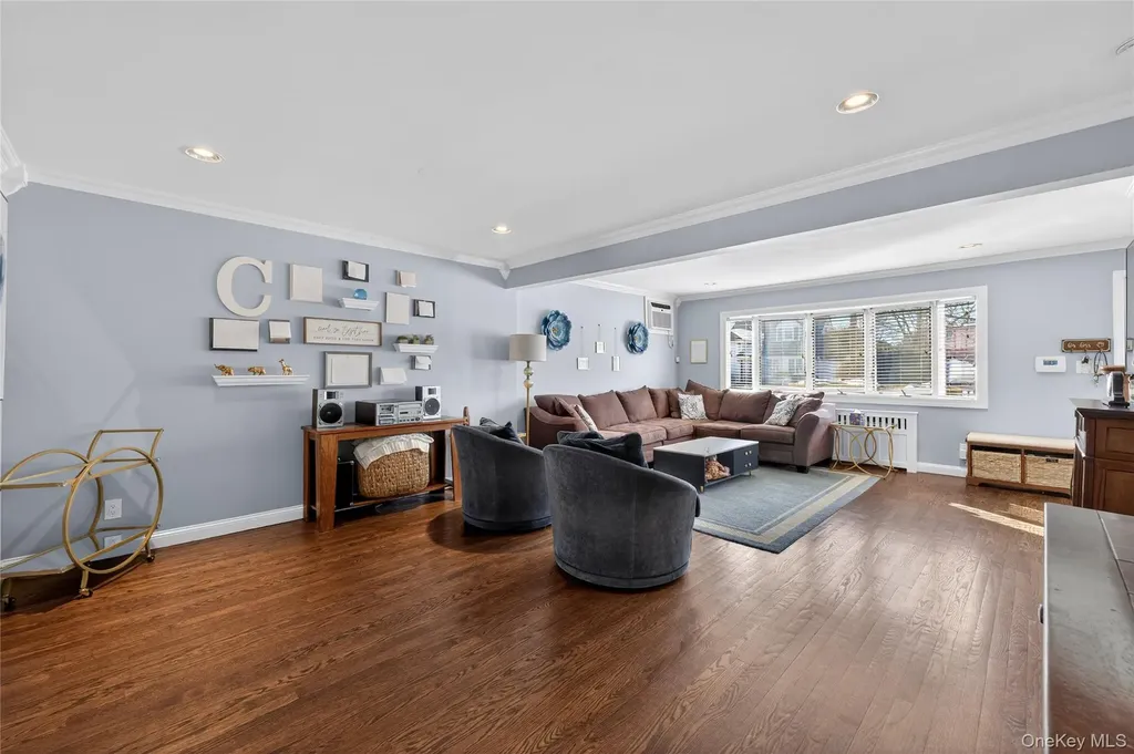 3351 4th Street Oceanside NY 11572