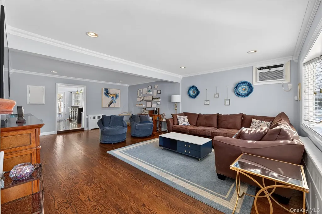 3351 4th Street Oceanside NY 11572