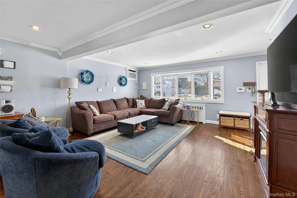 3351 4th Street Oceanside NY 11572