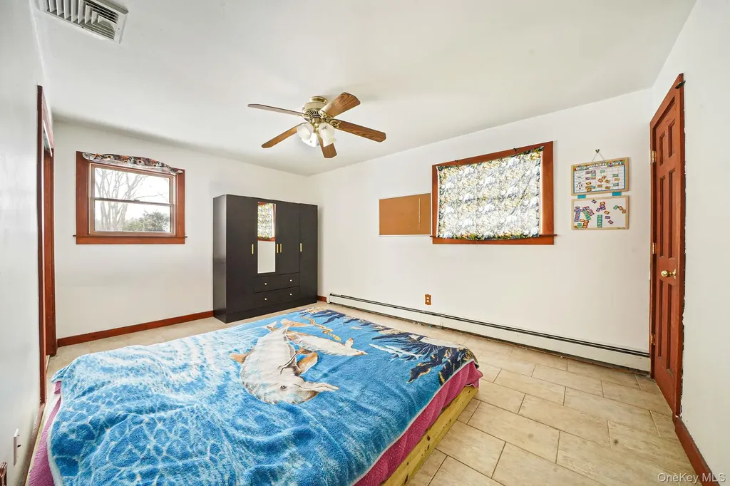 71 Oak Avenue Shirley NY 11967