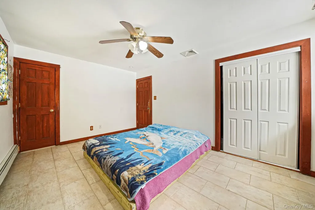 71 Oak Avenue Shirley NY 11967