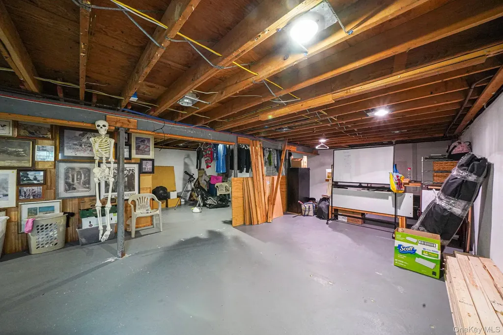 71 Oak Avenue Shirley NY 11967