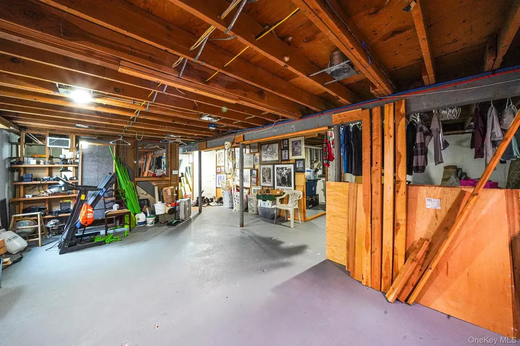 71 Oak Avenue Shirley NY 11967