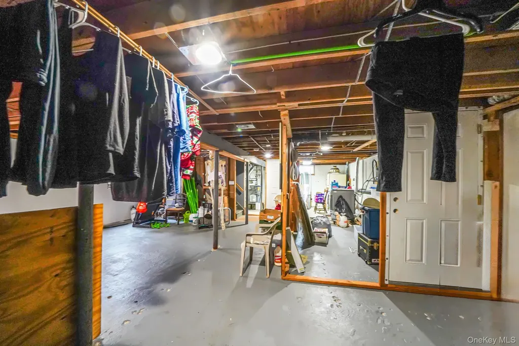 71 Oak Avenue Shirley NY 11967