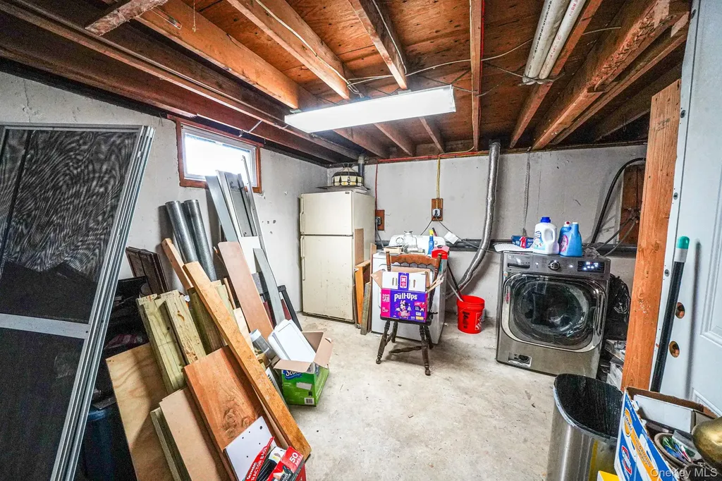 71 Oak Avenue Shirley NY 11967