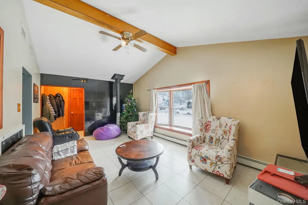 71 Oak Avenue Shirley NY 11967
