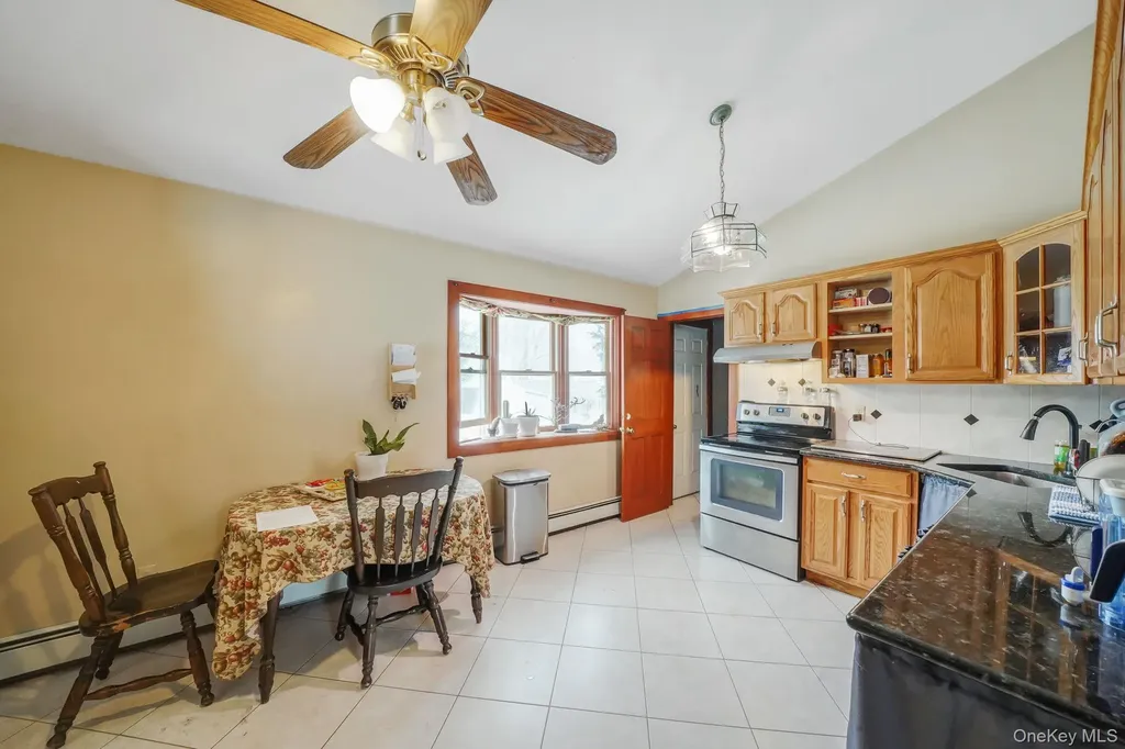 71 Oak Avenue Shirley NY 11967