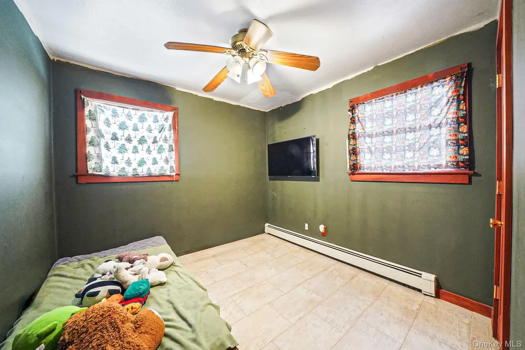 71 Oak Avenue Shirley NY 11967