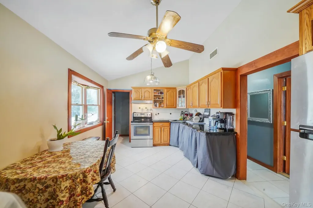 71 Oak Avenue Shirley NY 11967