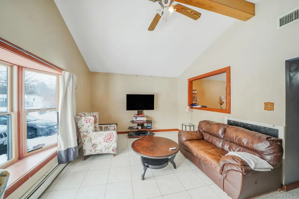71 Oak Avenue Shirley NY 11967