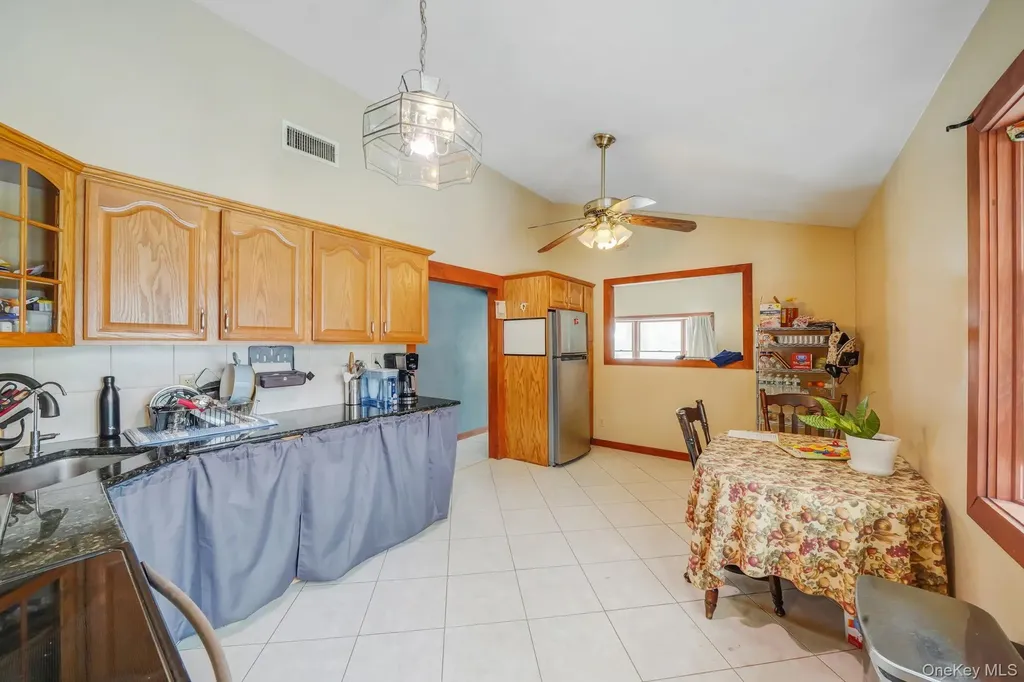 71 Oak Avenue Shirley NY 11967
