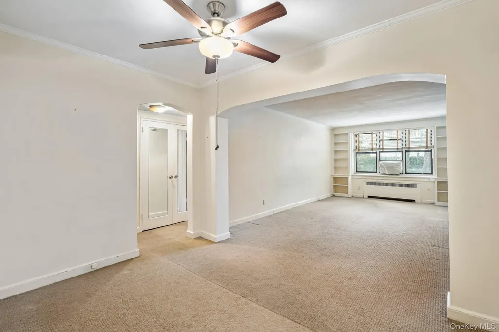 2 Townhouse Place Great Neck NY 11021
