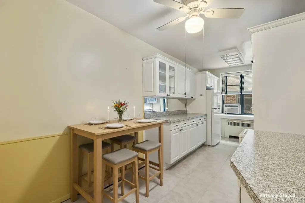 2 Townhouse Place Great Neck NY 11021