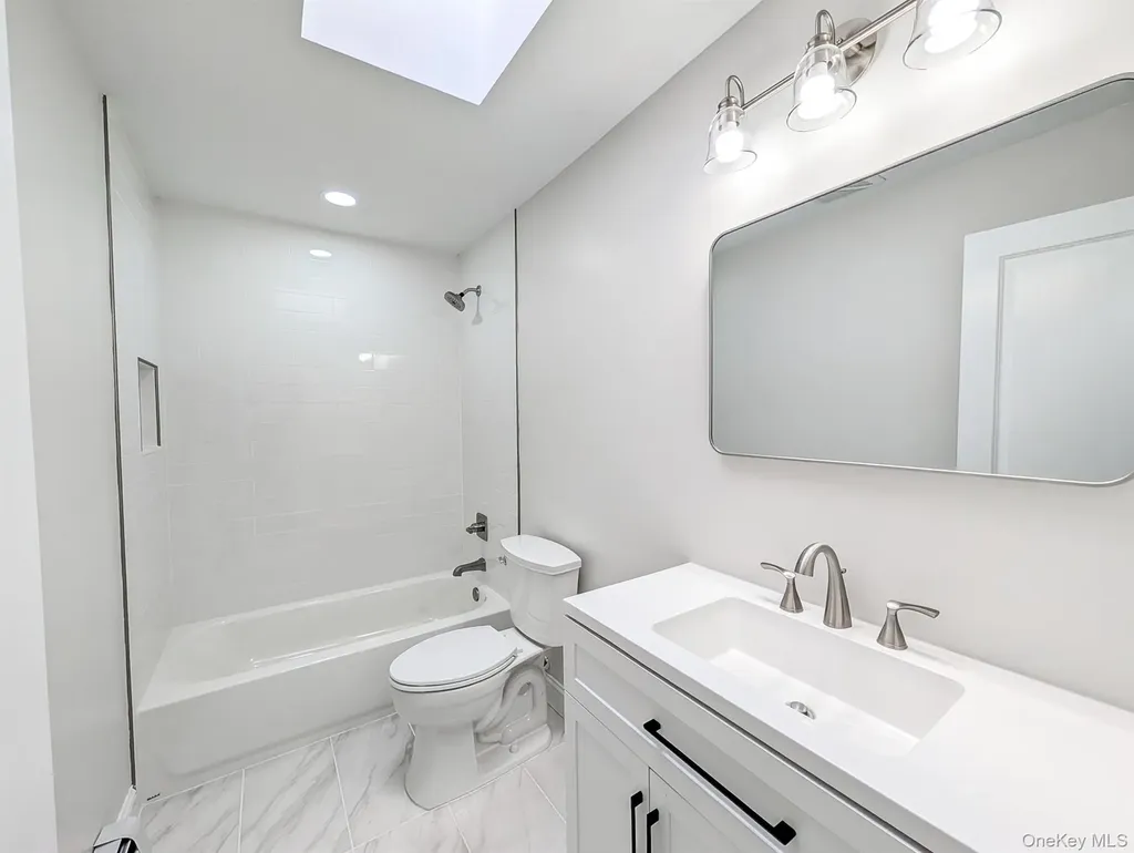 41 Richmond Street Islip NY 11751