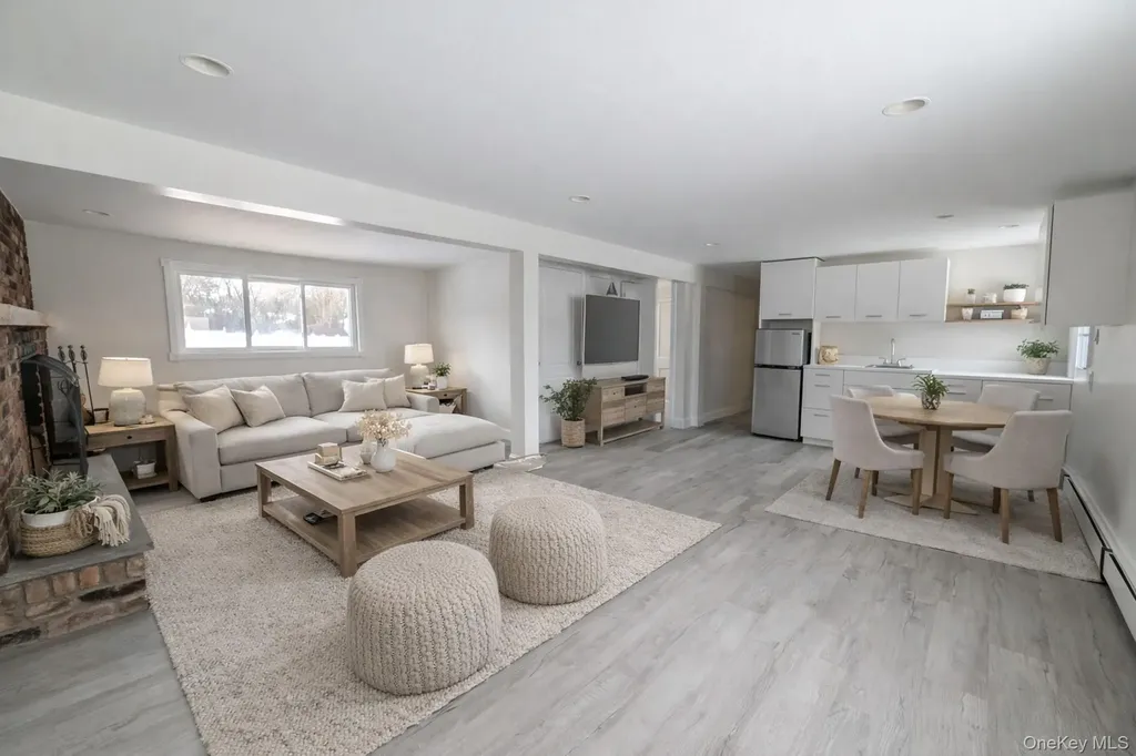 41 Richmond Street Islip NY 11751