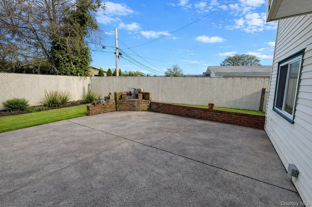 41 Richmond Street Islip NY 11751