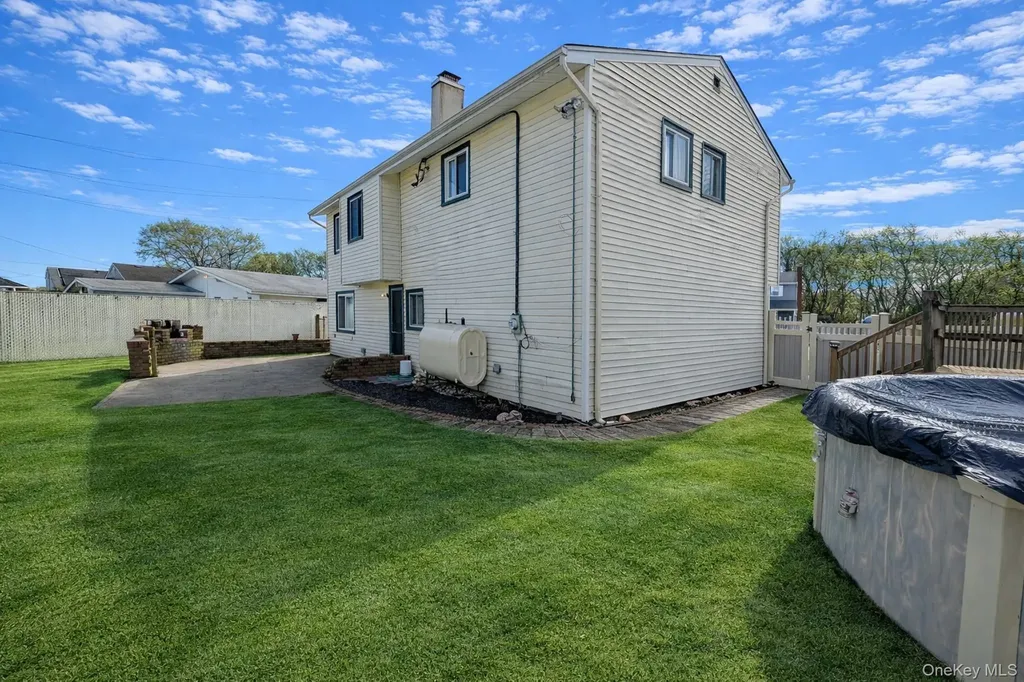 41 Richmond Street Islip NY 11751