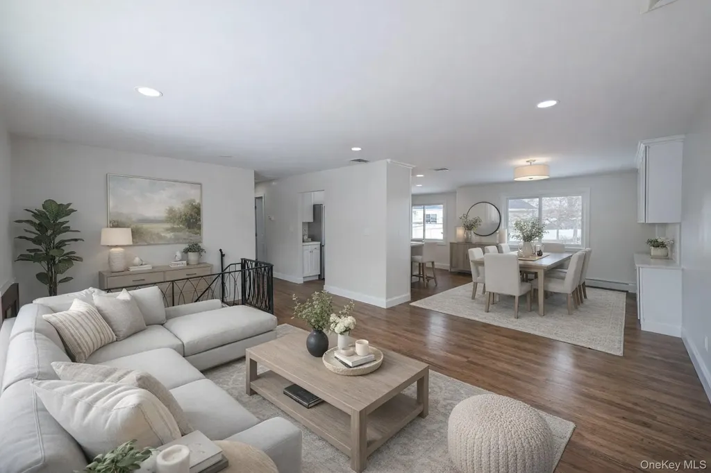 41 Richmond Street Islip NY 11751
