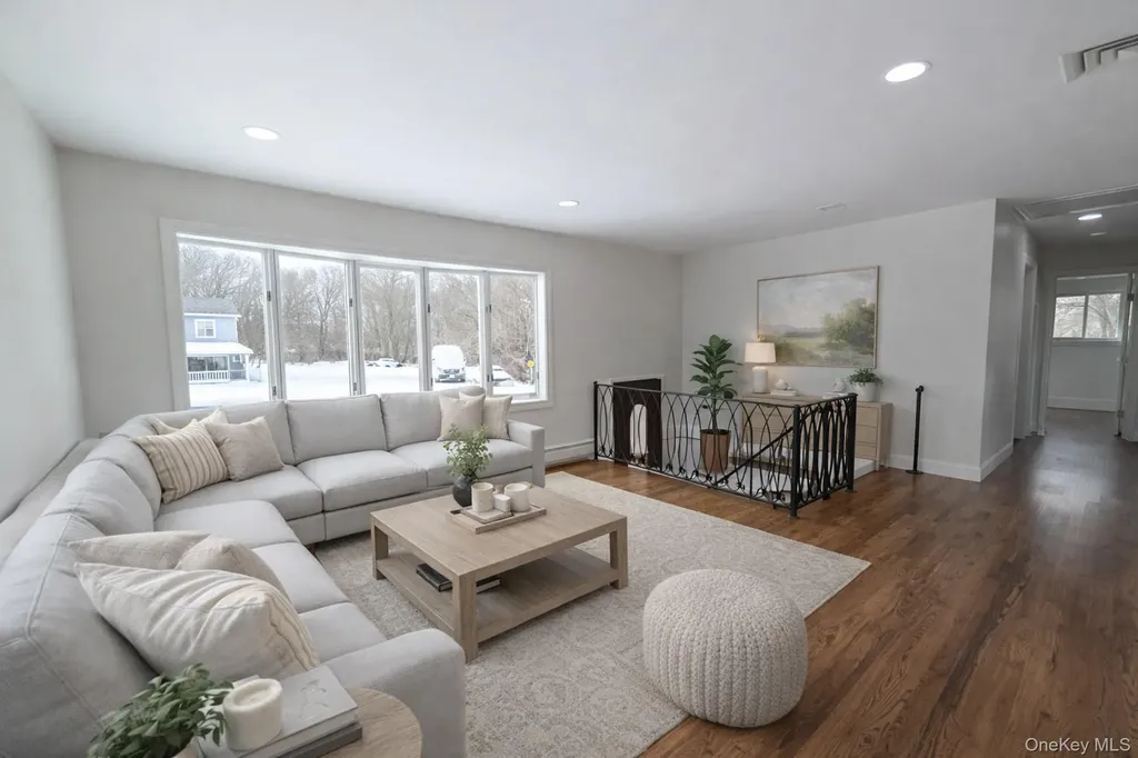 41 Richmond Street Islip NY 11751