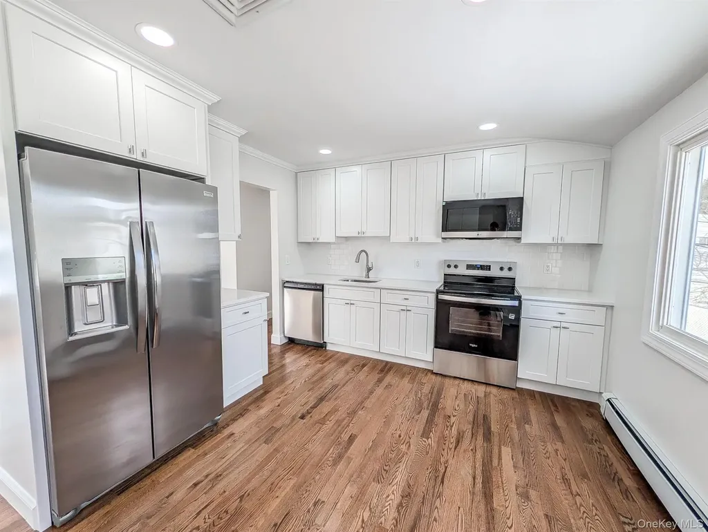 41 Richmond Street Islip NY 11751