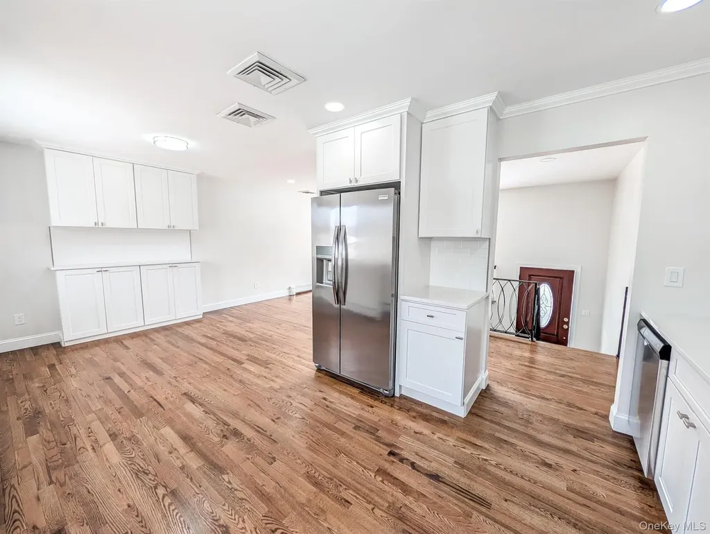 41 Richmond Street Islip NY 11751