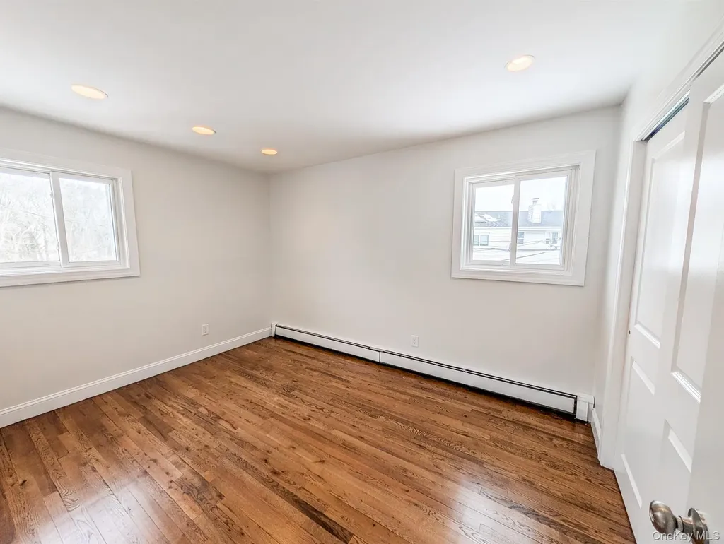 41 Richmond Street Islip NY 11751