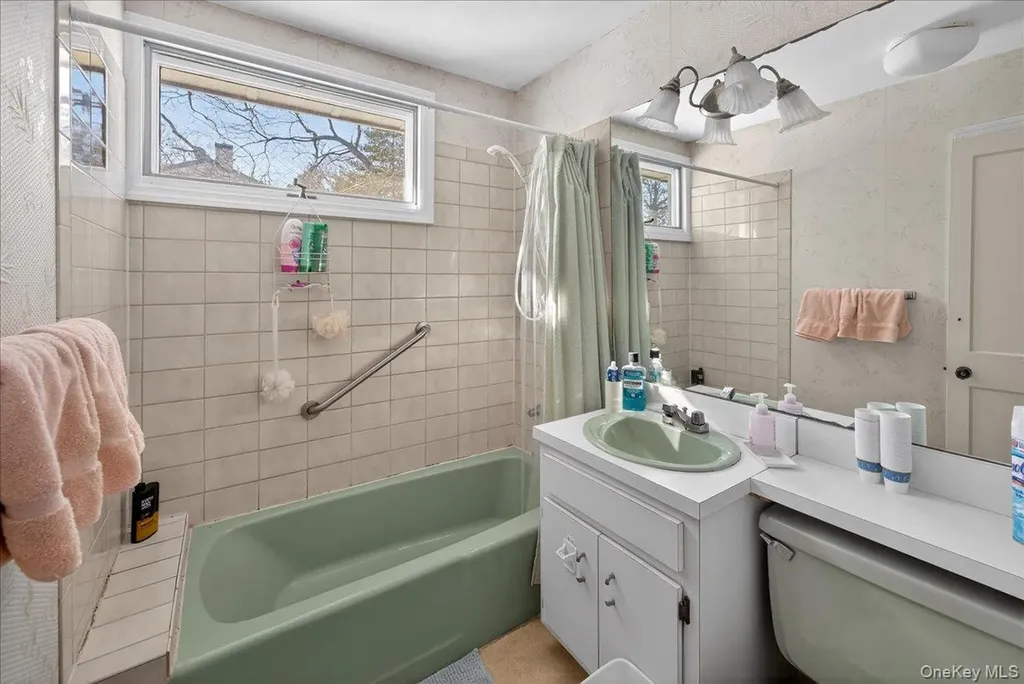 175 Main Avenue Mastic NY 11950