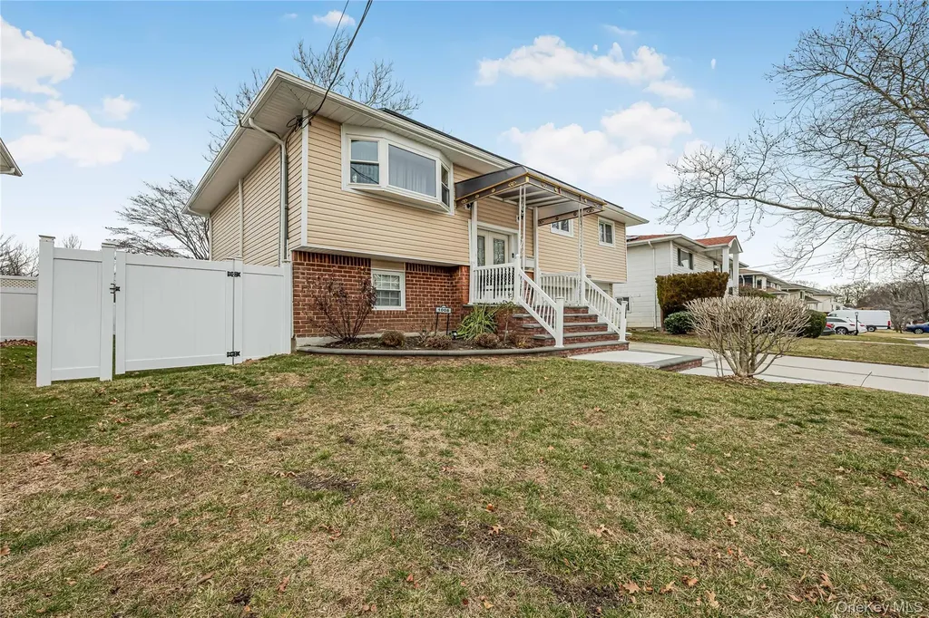 1008 Wood Park Drive Baldwin NY 11510