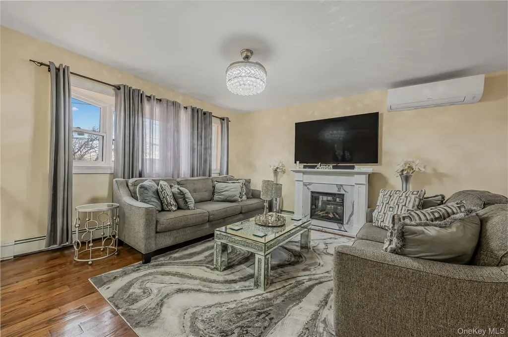 1008 Wood Park Drive Baldwin NY 11510